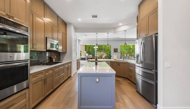 Desert Beauty! Private 3 Bed. w/Separate Casita and 3 Bath! Located in Palm Desert!