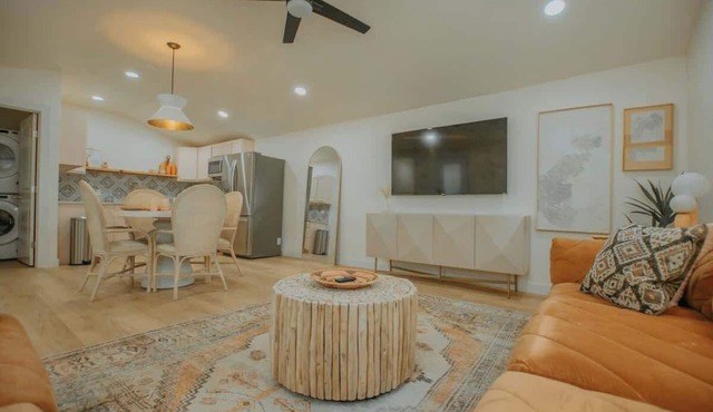 Desert ChiC-East Downtown Casita+HoTub+No Pet Fee!