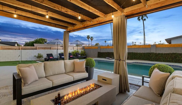 Desert Dreaming: Luxe Retreat w/Pool & Hot Tub!