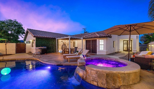 Desert Fun 4BR Retreat with Pool