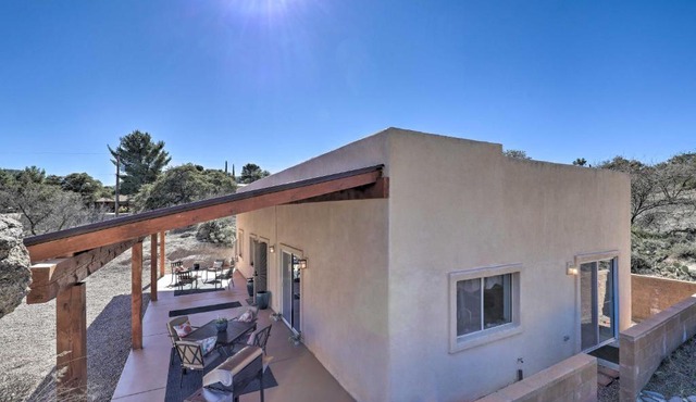 Desert Gem with Patio and Grill, Near Oracle St Park!