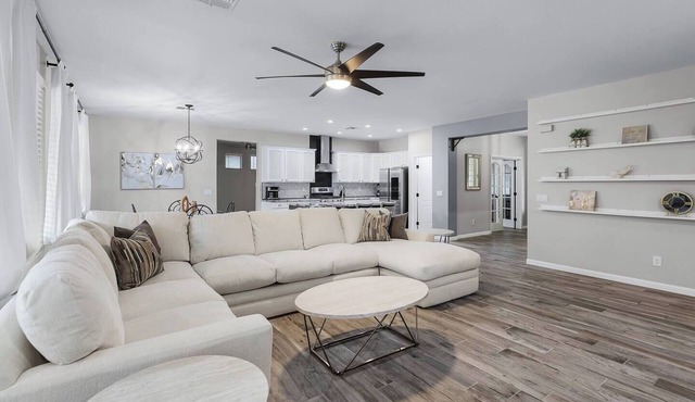 Desert Get away 4 Bed- w/Pool