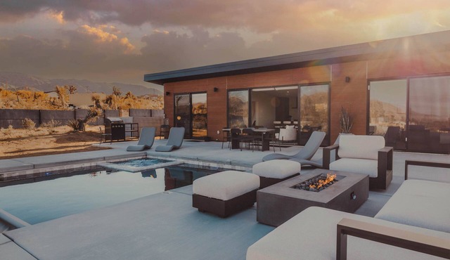 Desert Haus - Pool, Spa, Firepit & Mountain Views