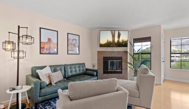 Desert Hideaway - Modern 2 Bdr w/Mountain Views, Pool, & Hot Tub