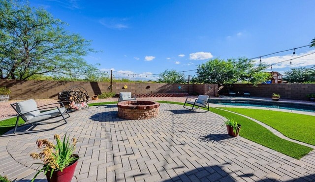 Desert home with pool, fire pit & mountain views