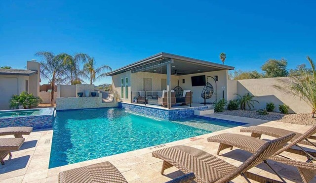 Desert Horizon, Golf Simulator, Waterslide, Private Casita, Pool & Spa