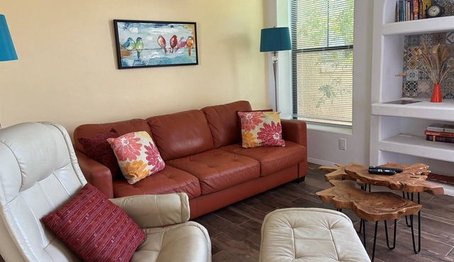 Desert Morada Casita M- 1 Bed 1 Bath Dog Friendly maximum 2-NO OTHER PETS