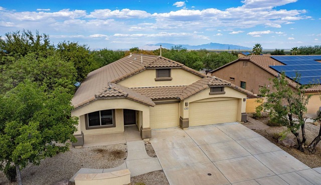 Desert Oasis at beautiful Rancho Sahuarita 4-bed haven