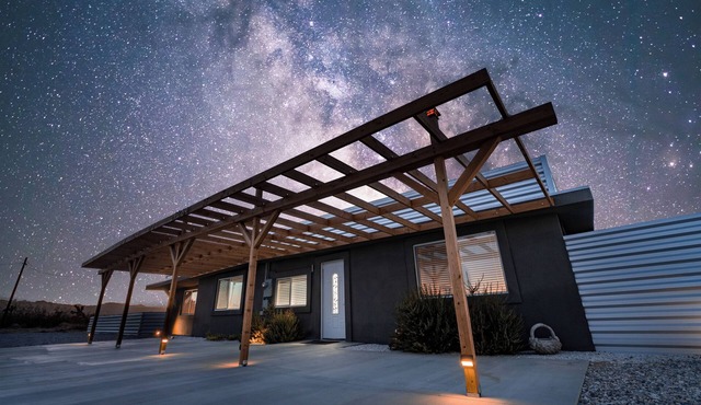 Desert Oasis: Firepit, Stars, 5 Acres, Joshua Trees