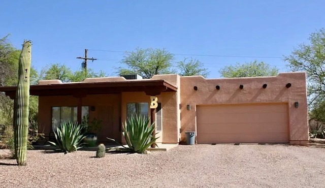 Desert Oasis: Newly renovated 2-bedroom house in Tucson