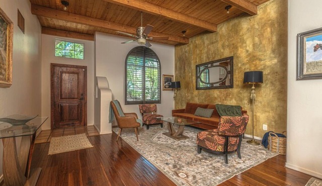 Desert Oasis w/private pool, 3-bedroom home with AC & WiFi in Tucson