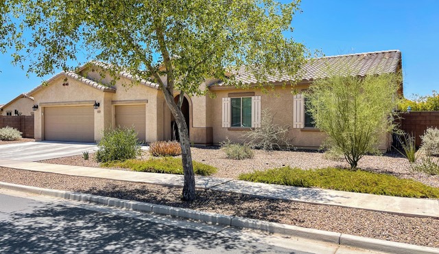 Desert Oasis with pool and spa in gated community