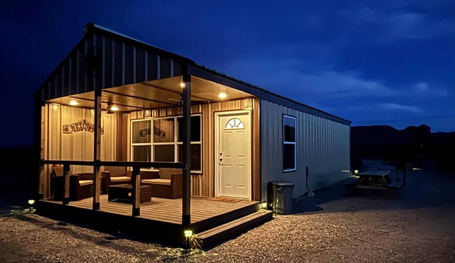 Desert Quail Oasis: Style, Comfort & Easy Access