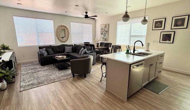 Desert Retreat-2 Bedroom/2 Bath, sleeps 8