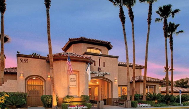 Desert Retreat Resort 2br suite Saturday check-in