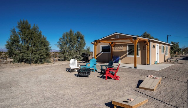 Desert Retreat-Charming 2-bedroom house with a View