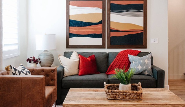 🏜️ Desert Sky ☀️ Brand New, Spacious Townhome With Fire Pit and EV Hook Up