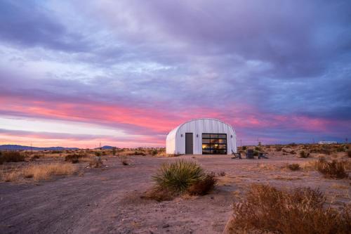 Desert Sky - Modern Oasis on 5 Acres in Marfa