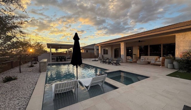 Desert Sky Oasis 5bd Luxe Pool & Spa Retreat