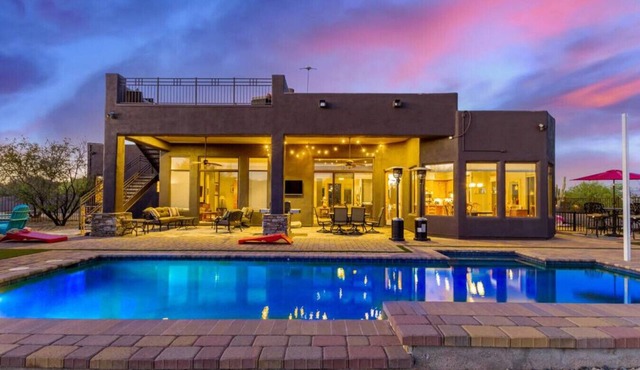 Desert Tranquility 4 Bedroom with Heated Pool