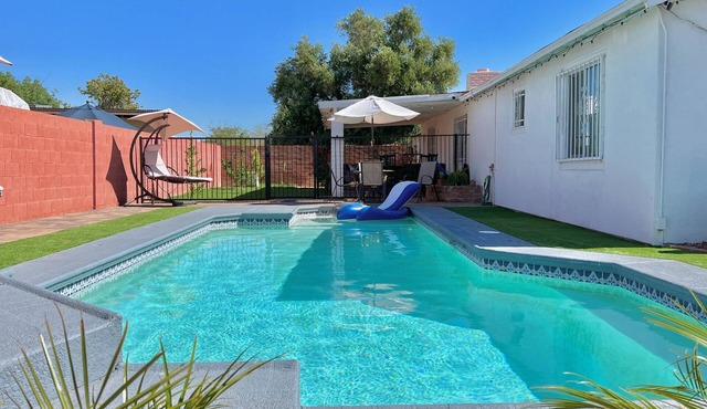 Desert Villa. Private Heated Pool, Patio, Grill. 4-Bedroom. 15-mins from stadium