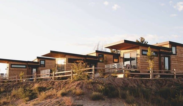 Desert Willow Tiny Cabin near Grand Staircase