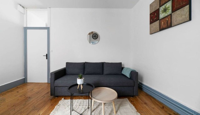 Design and bright apartment, free parking