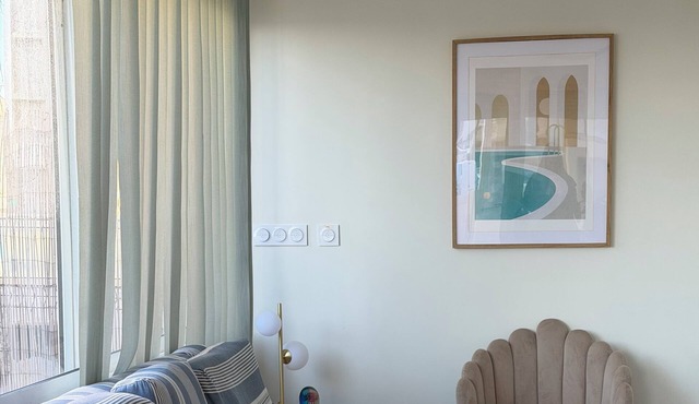Design apartment facing the sea