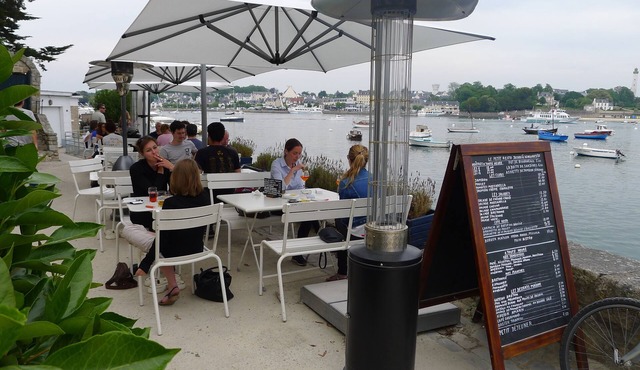 Design apartment, classified 3 stars, direct access to the old port of Ste Marine