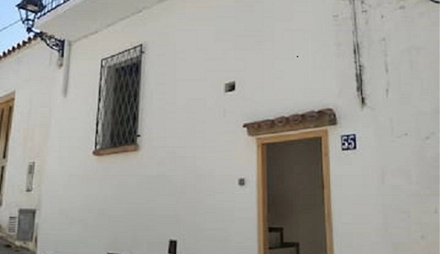 Design apartment close to train, beach and Barcelona