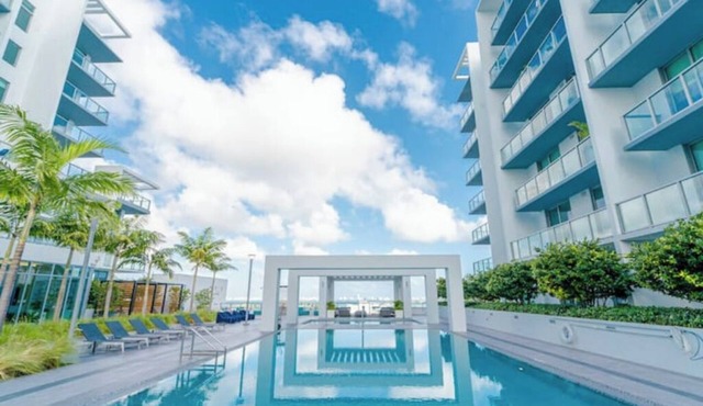 Design District Modern Condo, Pool & Gym Access