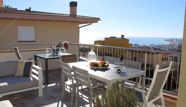 DESIGN House Panorama Beach/pool with Spa Jacuzzi 5 bedrooms plus a loft.