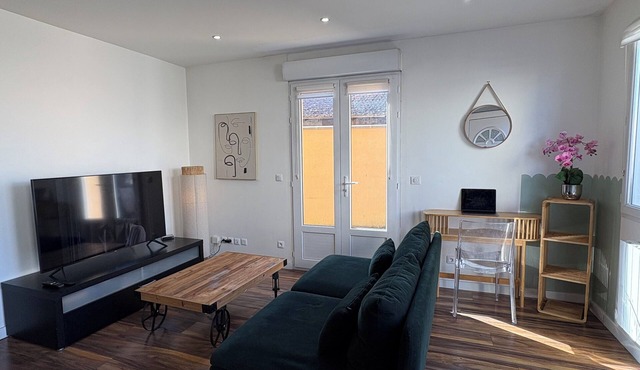 Design Orly-Paris. Private Suites. Free parking