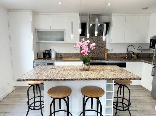 Design Orly Paris - Suites privées - Parking