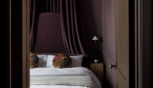 Designed for a romantic getaway or a solo adventure on the town. Dramatic & Theatrical