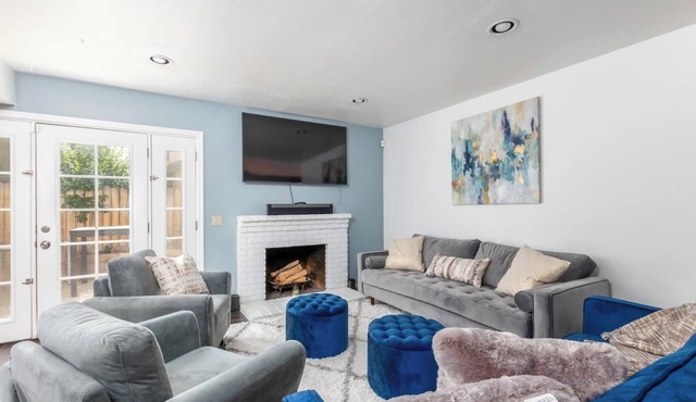 Designed for extended stays, family relocations, or corporate travel, this furnished home offers high-speed Wi-Fi, workspace, and all essentials for a comfortable month-long stay. Private in-law suite, lockable rooms, pet-friendly yard with dog run,