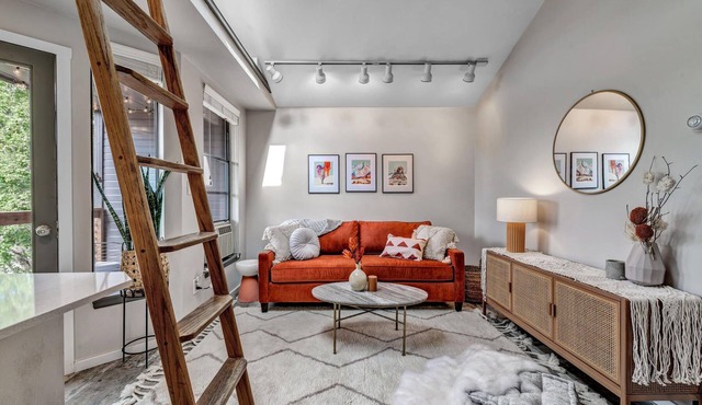 Designer 1 Bedroom Downtown Boulder w Views-30 day