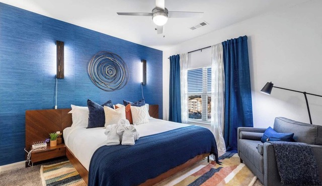 Designer 1BR Near Medical Center & Lackland AFB - Pool, Gym & Gated Parking