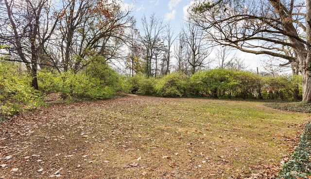 Designer 2 bedroom, 1 acre retreat in the city