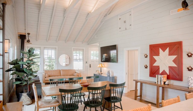 Designer, 3/3 cottage, fenced yard DT one street off Main