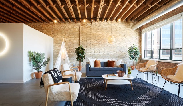 Designer 3BR Luxury Penthouse in Heart of Fulton Market | Featured In Architectu