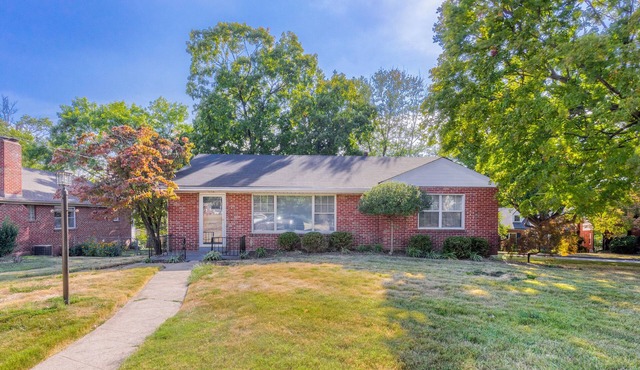 Designer 3BR Ranch Home near Clayton & Wash U