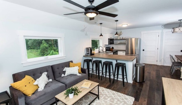 Designer Apt in Charming Fort Mill w/Netflix