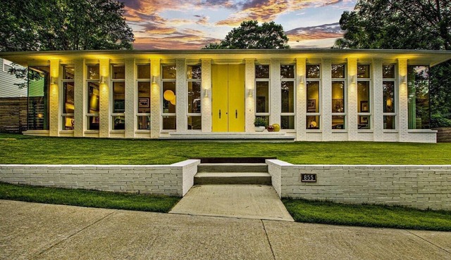 Designer Atlanta Retreat with Pool - World Cup