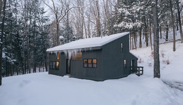 Designer Cabin w/Quechee Club Access - Pool, Spa, Ski - Sleeps 8