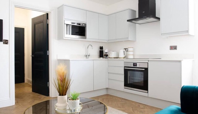 Designer Cardiff Apartments with Free Parking