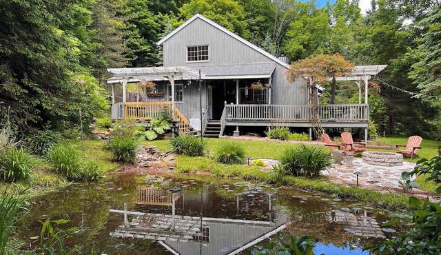 Designer Chalet with Hot Tub and Fire Pit