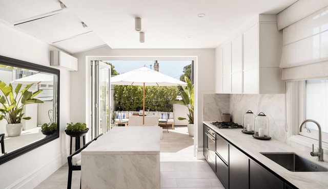 DESIGNER CHIC IN HEART OF WOOLLAHRA VILLAGE