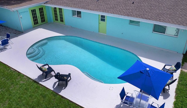 Designer Coastal Pool + Game Room home close to Siesta and downtown