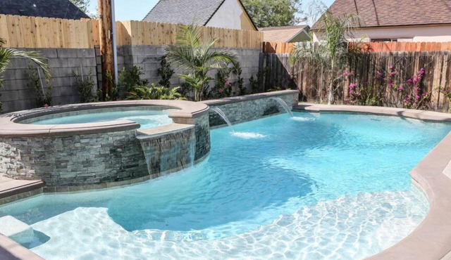 Designer Decorated Home: Pool/Jac, 3 EnSuites